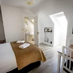 ゲストハウス Coastal View House 4*
