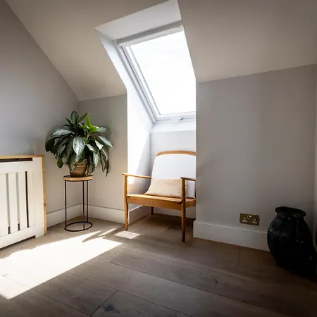 Pensión Coastal View House